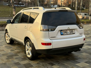 Mitsubishi Outlander foto 6