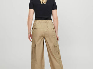 Pantaloni Bershka xs foto 2