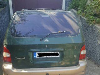 KIA Carnival foto 3