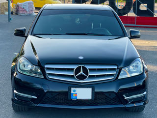 Mercedes C-Class foto 3