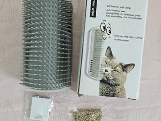 Perie pentru masaj pisici Pufo cu fixare pe perete sau colturi de mobila