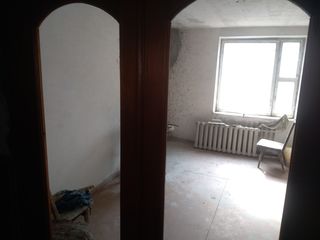 Apartament fara reparatie foto 3