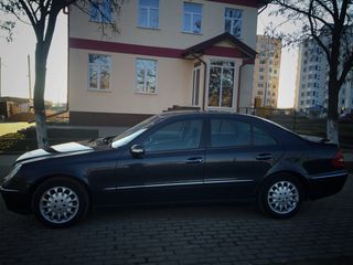 Mercedes E Class foto 2