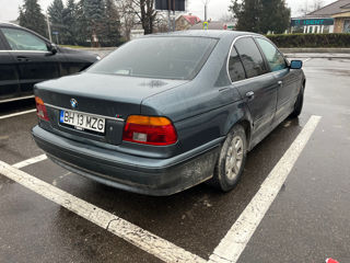 BMW 5 Series foto 4