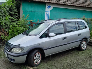 Opel Zafira foto 2