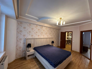 3-х комнатная квартира, 130 м², Центр, Кишинёв