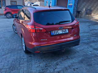 Ford Focus Wagon foto 2