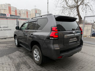 Toyota Land Cruiser Prado foto 3