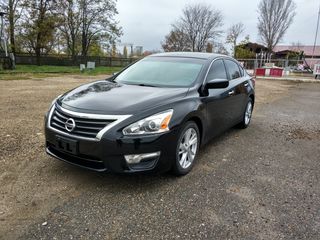 Nissan Altima foto 2