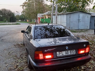 BMW 5 Series foto 2