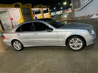 Mercedes E-Class foto 2