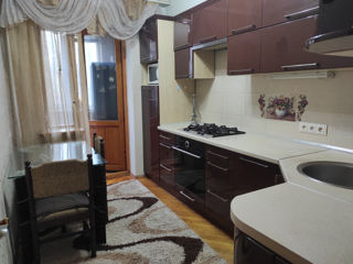 Apartament cu 3 camere, 68 m², Buiucani, Chișinău foto 1