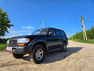 Toyota Land Cruiser фото 1