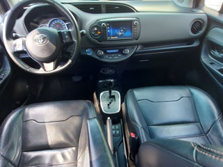 Toyota Yaris foto 8