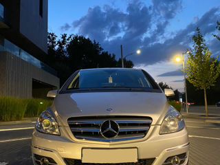 Mercedes B-Class foto 2