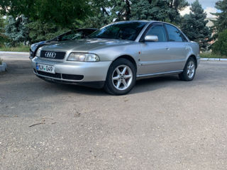 Audi A4 foto 1