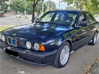 BMW 5 Series foto 2