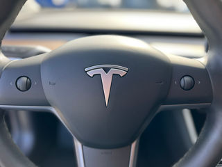 Tesla Model 3 foto 18