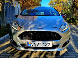 Ford Fiesta foto 3