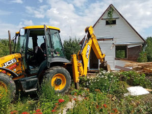 Demolarea constructilor caselor curăţare terenului evacuarea deșeurilor de construcție foto 5