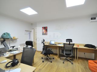 Oficiu în Centru, euroreparație, str. Armenească, 2200 € ! foto 6