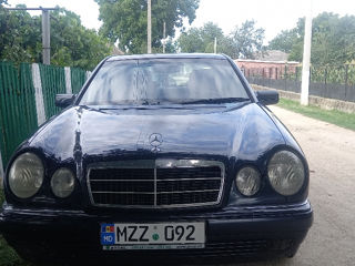 Mercedes E-Class foto 5