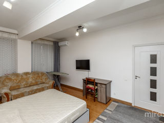 Apartament cu 2 camere, 63 m², Centru, Chișinău foto 5