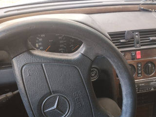 Mercedes C-Class foto 3