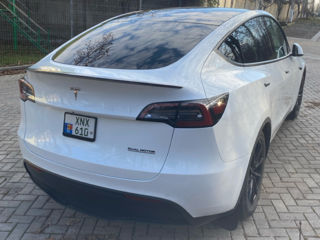 Tesla Model Y foto 4