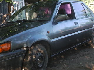 Nissan Sunny foto 1