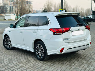 Mitsubishi Outlander foto 2