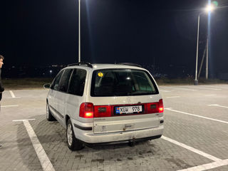 Volkswagen Sharan foto 2