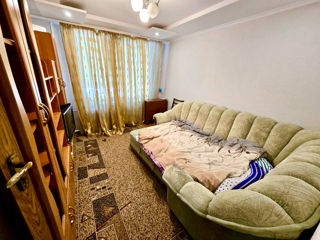 Apartament cu 2 camere, 37 m², Botanica, Chișinău foto 2