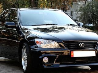 Lexus IS Series foto 3