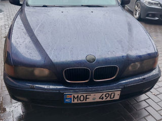 BMW 5 Series foto 2