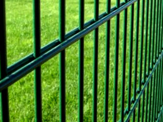 Bandă de plastic pentru gard. foto 16