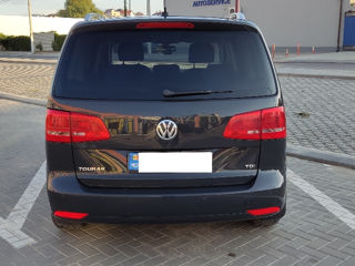 Volkswagen Touran foto 4