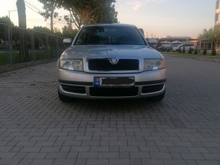 Skoda Superb foto 1