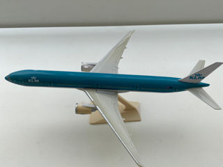 Продается модель самолёта Boeing 777. foto 5