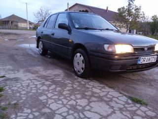 Nissan Sunny foto 1
