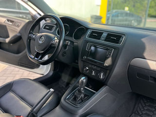 Volkswagen Jetta foto 13