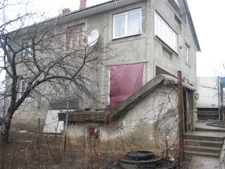 Se vinde casa de locuit cu teren aferent în or. Ialoveni foto 2