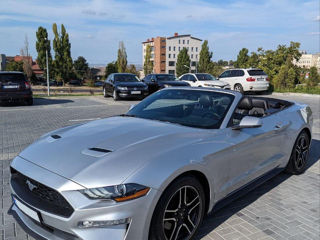 Ford Mustang foto 1