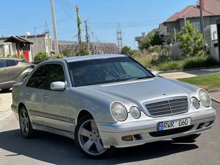 Mercedes E-Class foto 2