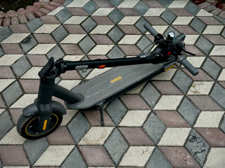 Vând Trotinetă electrică Segway Ninebot KickScooter Max G30E II Black foto 7