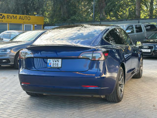 Tesla Model 3 foto 4