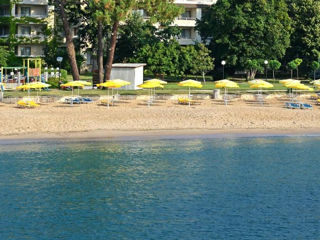Болгария - отель цена=качество с собственными зонтами и шезлонгами на пляже