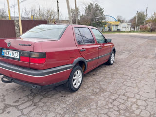 Volkswagen Vento foto 10