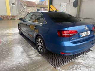 Volkswagen Jetta foto 8