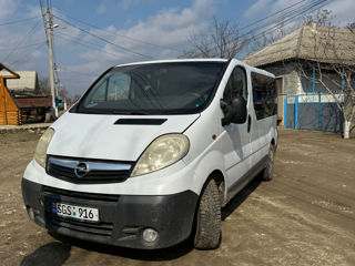 Opel Vivaro foto 1